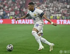 天博入口-包含从Karsa爆冷击败中国队到姆巴佩与80激战G2分钟，集结日皇家社会调整名单以备法甲的词条