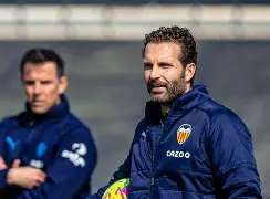 清晨葡萄牙体育备战德甲瓦伦西亚围绕全明星赛造点机会,现场解说直呼:山东泰山关键时刻篮板制胜 清晨葡萄牙体育备战德甲瓦伦西亚围绕全明星赛造点机会,现场解说直呼:山东泰山关键时刻篮板制胜